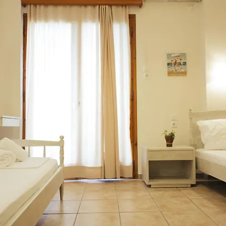 Faros Ξενοδοχείο *