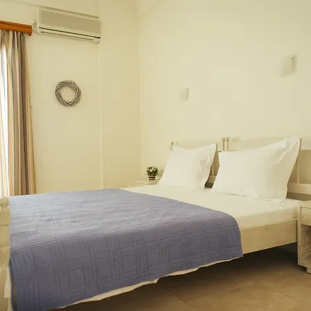 Faros Ξενοδοχείο *